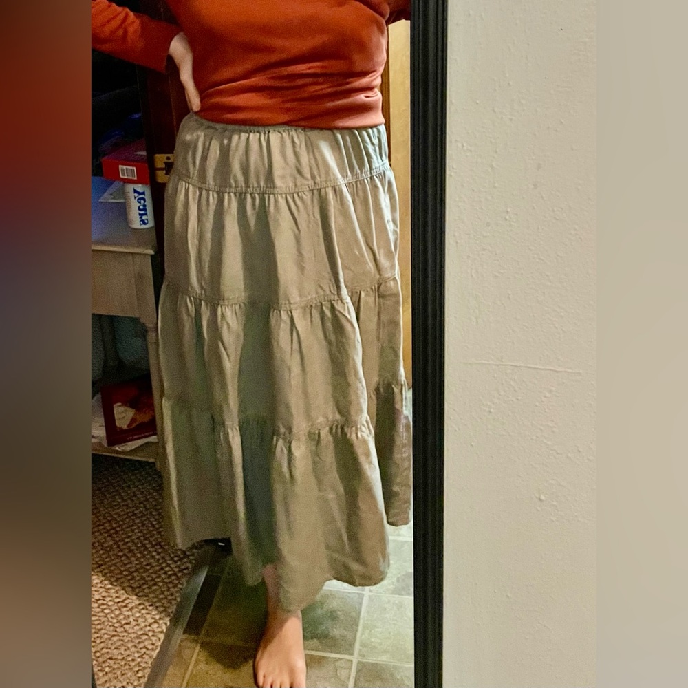 NWT Tiered Quince Maxi Skirt